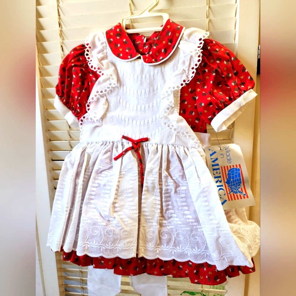 Mini World vintage pinafore childs dress